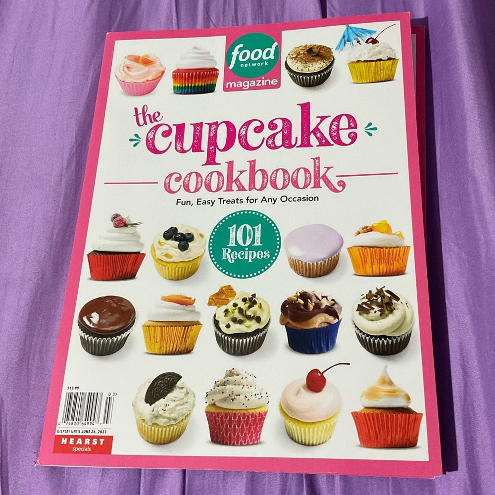 NEW Food Network Magazine Cupcake Cookbook 101 Recipes 2023